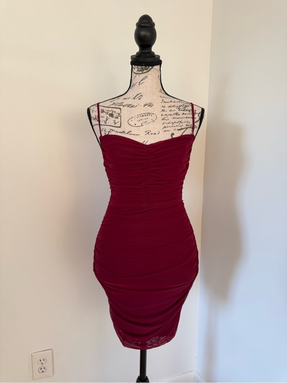 Women’s Ruched Spaghetti Strap Dress in Burgundy